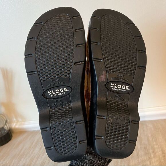 KLOGS woman’s Size 7.5 Clog Leather Upper Embroidered Brown with Buckle “Austin” - Picture 3 of 16